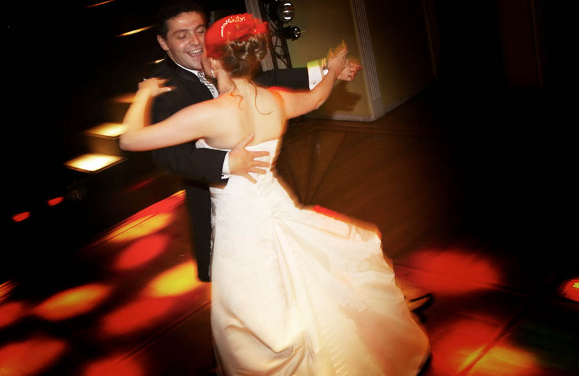  : WEDDING : design :: PARIS