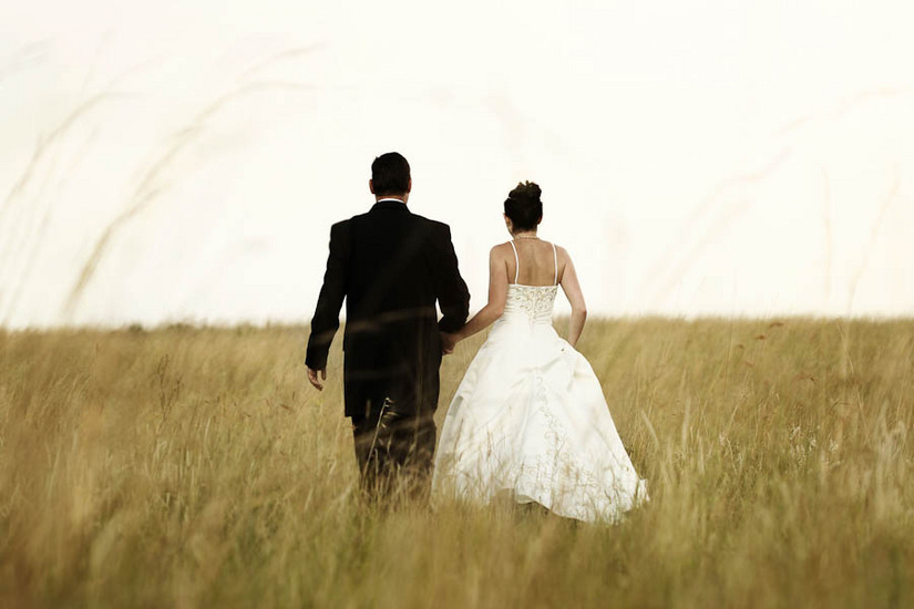  : WEDDING : design :: PARIS
