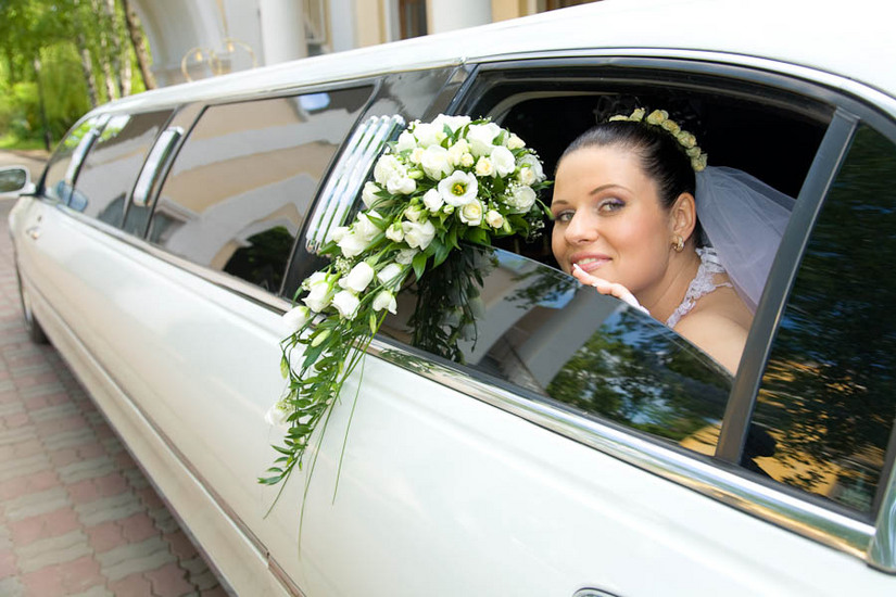  : WEDDING : design :: PARIS